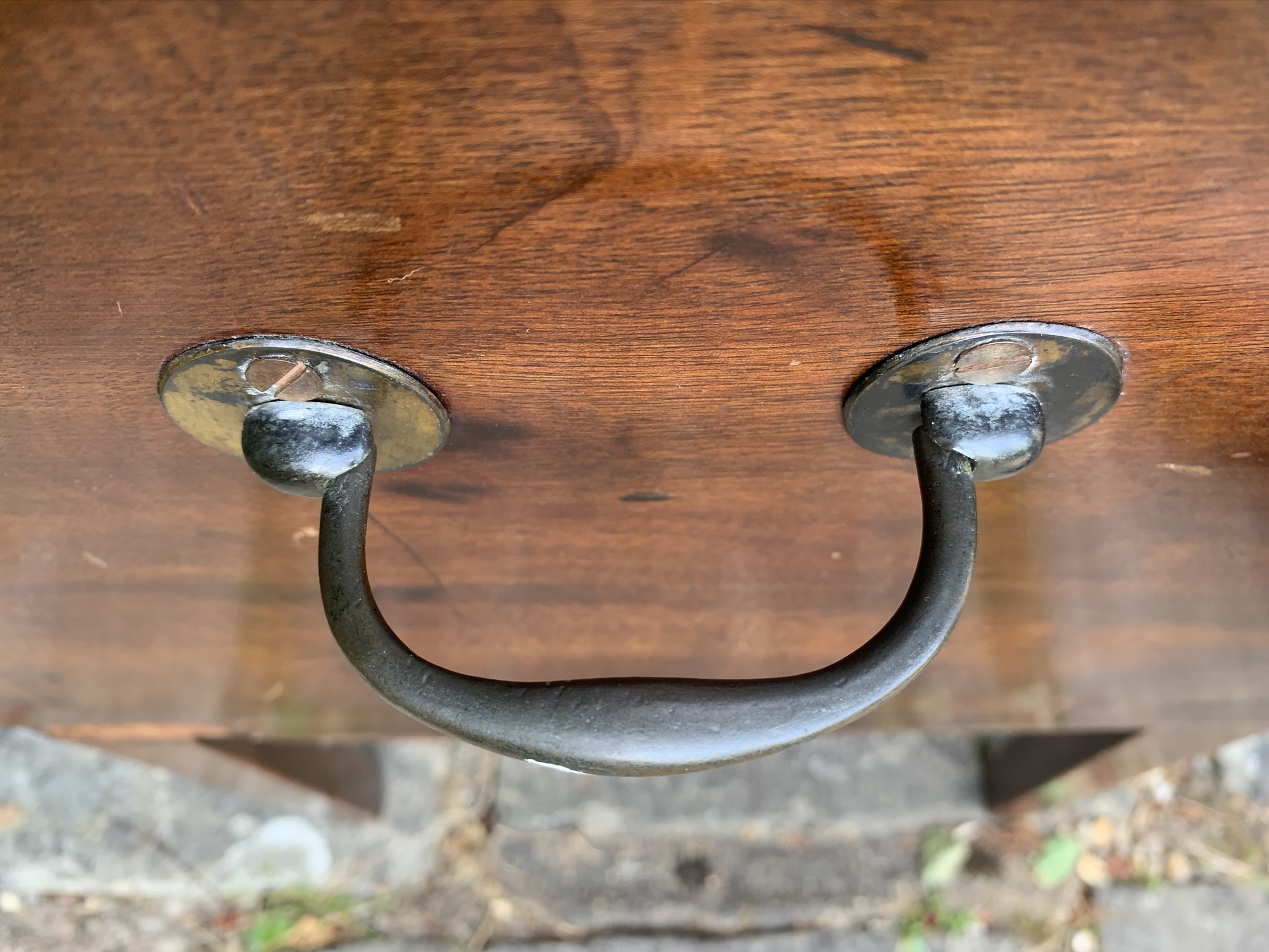 A Mahogany Dome Top Cellarette in Regency Style - Image 11