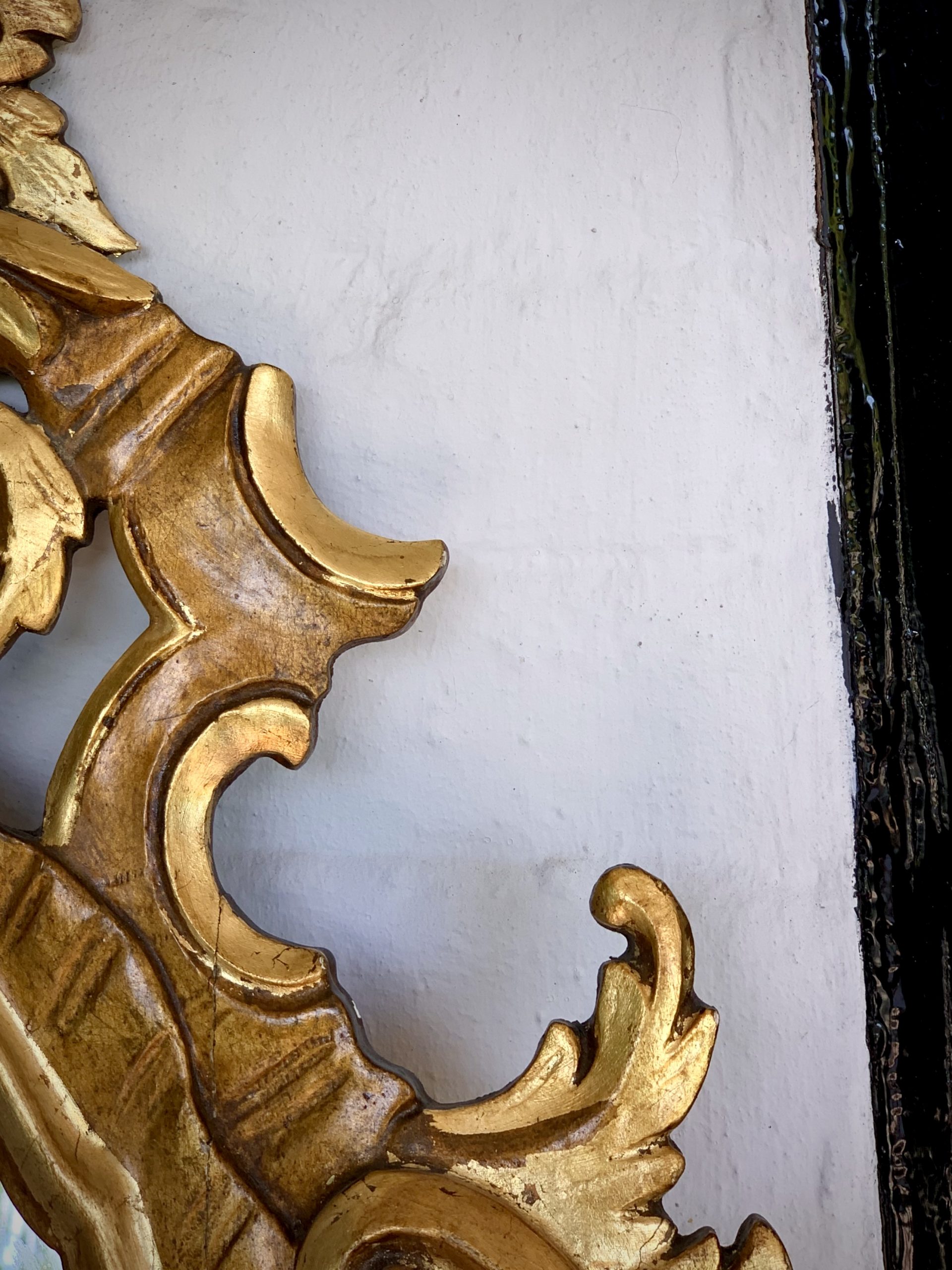 Decorative Venetian Style Gilt wood framed wall mirror - Image 7