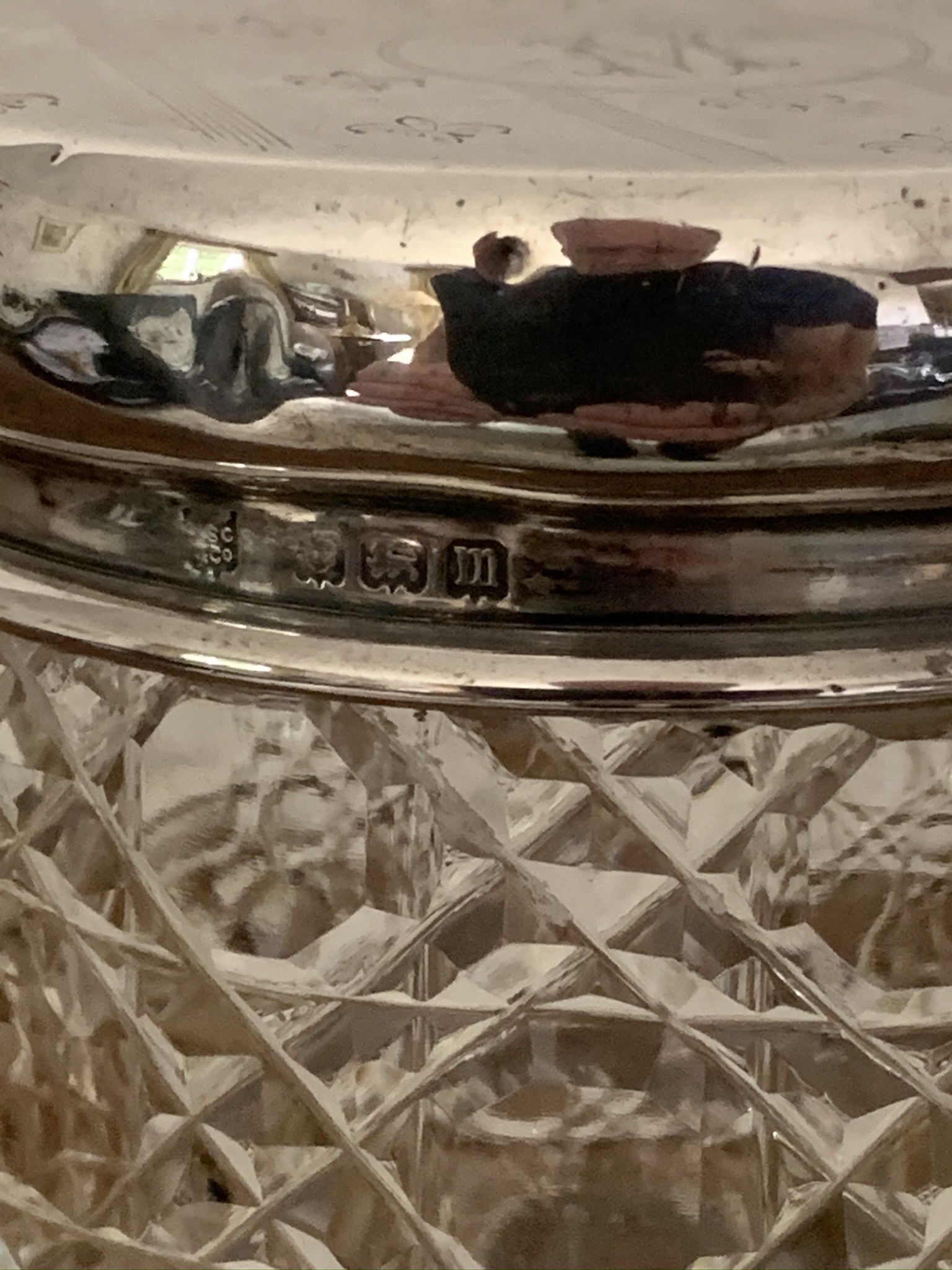 A Fine Antique Silver Scent Bottle and Round Glass Vanity Jar with Silver lid - Image 12