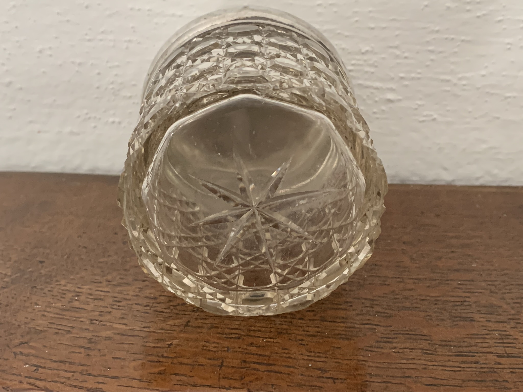 A Fine Antique Silver Scent Bottle and Round Glass Vanity Jar with Silver lid - Image 10