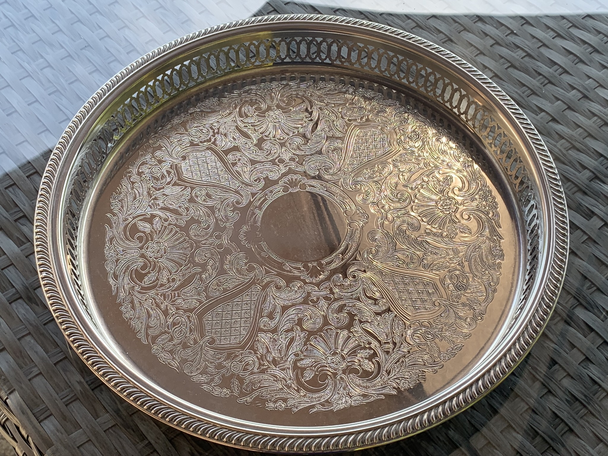 An Attractive Vintage Silver-plated Circular Gallery Tea Tray - Image 5