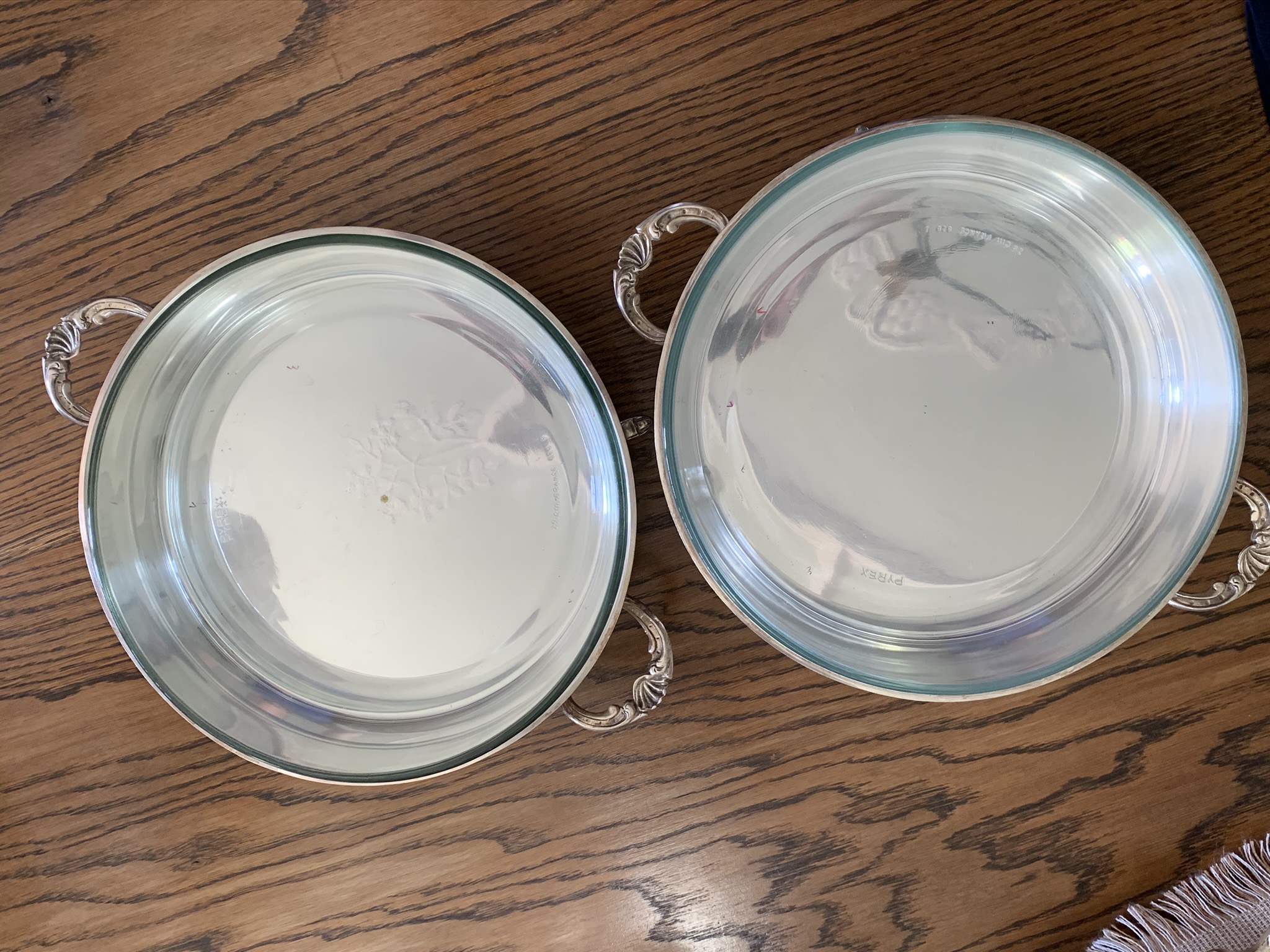 A Pair of Silver-plated Tureens with Shell Handles - Image 9