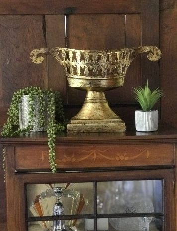 Decorative Italian Style Gilt Metal Pedestal Bowl / Stand