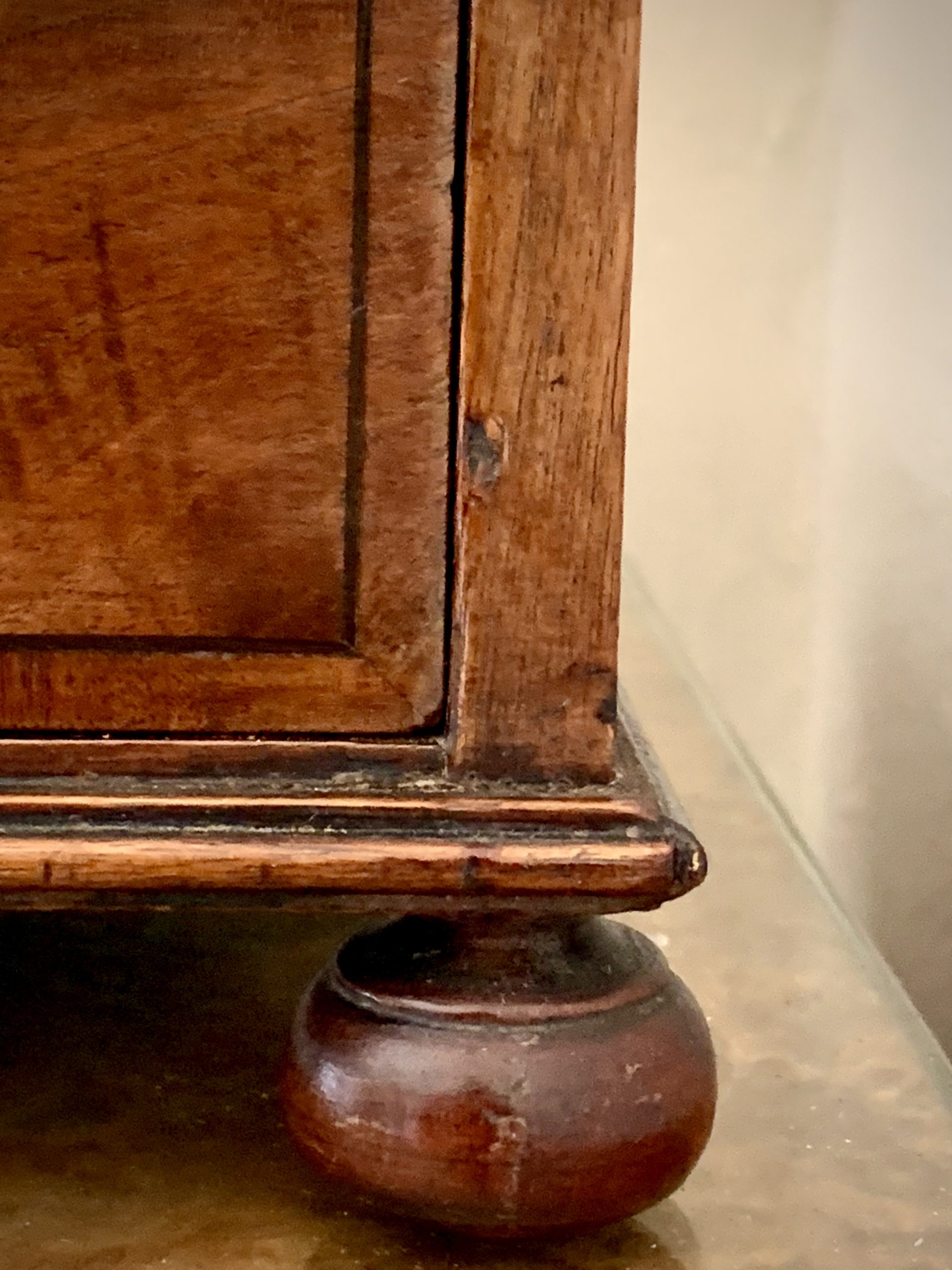 A Charming Antique Mahogany Vanity/Swing Mirror - Image 6