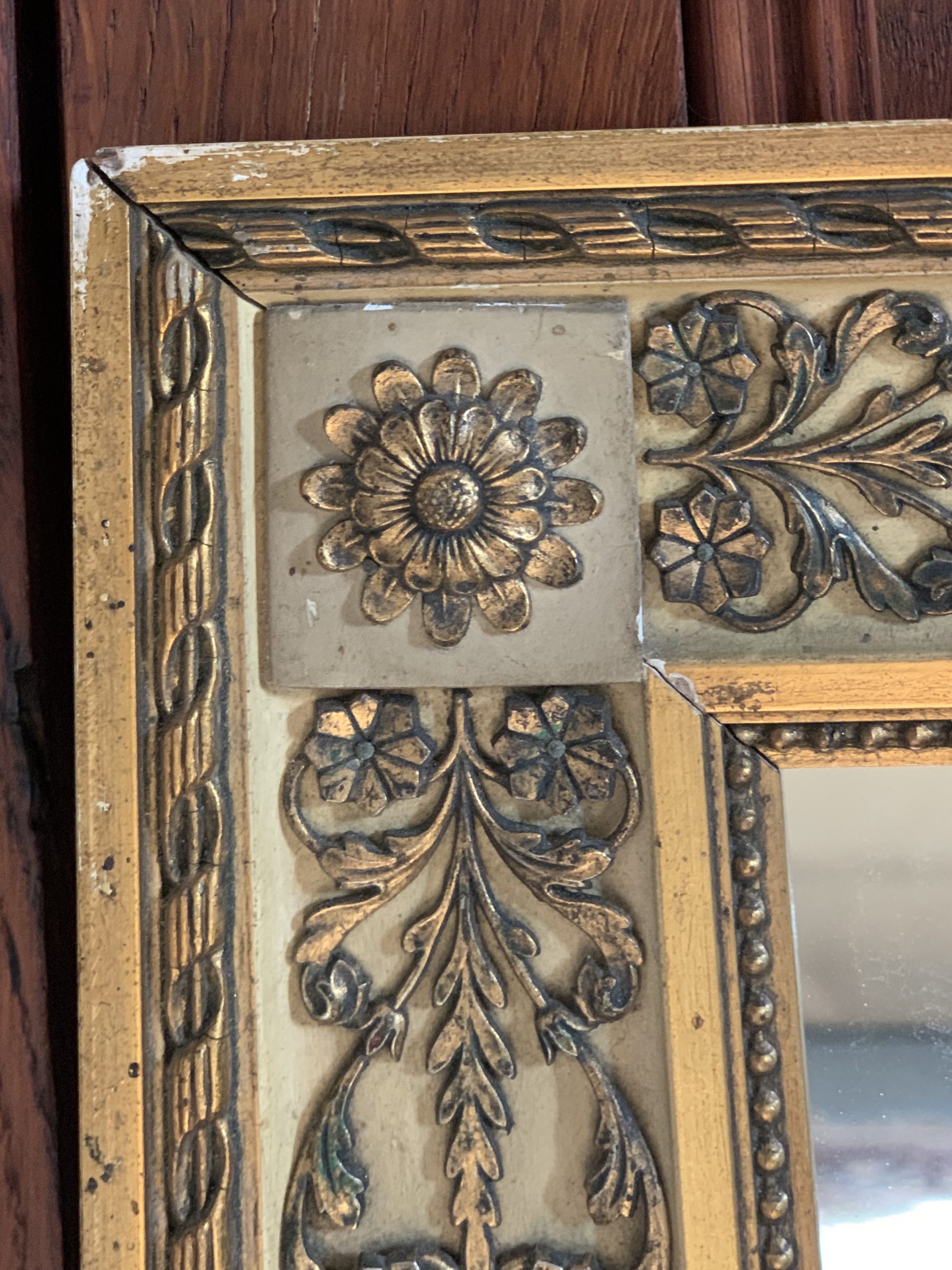 A Beautiful Decorative Gilt Framed Mirror - Image 6