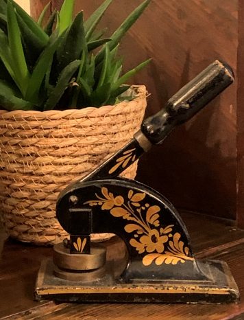 A Vintage Cast Iron Desk Letter Head Seal / Embosser