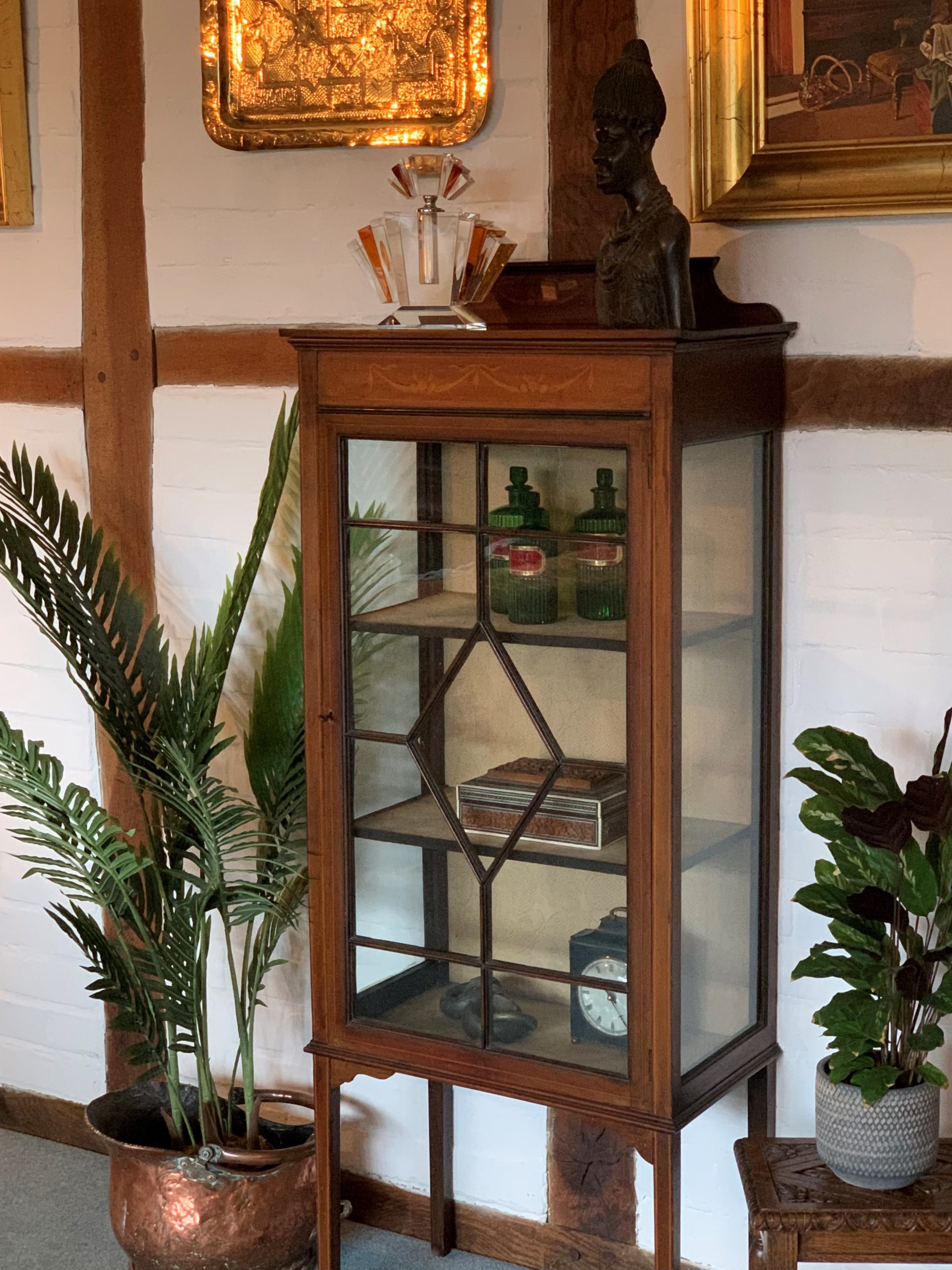 A Handsome Edwardian Mahogany Display Cabinet - Image 7