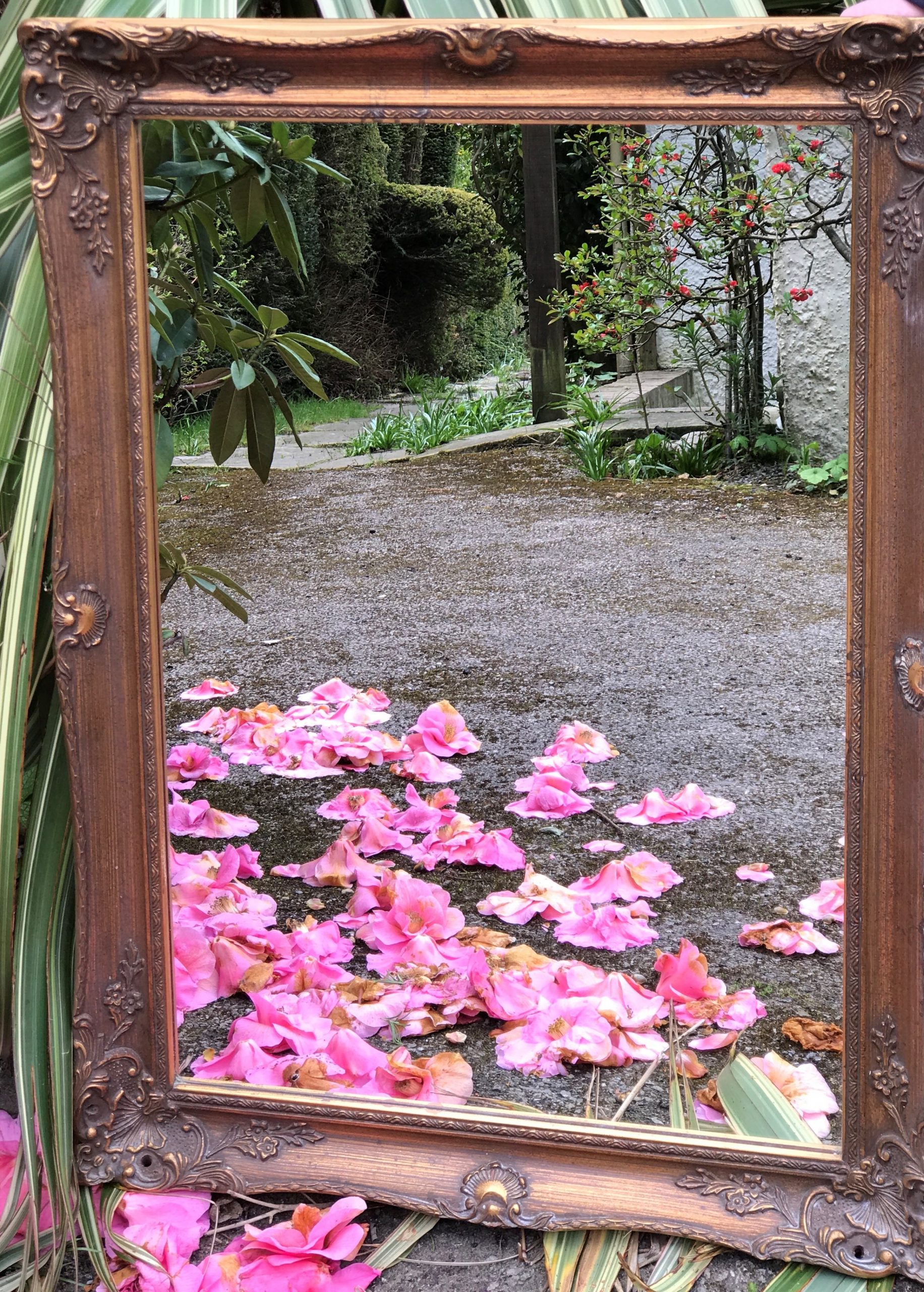 Gilt Decorative Framed Mirror - Image 4