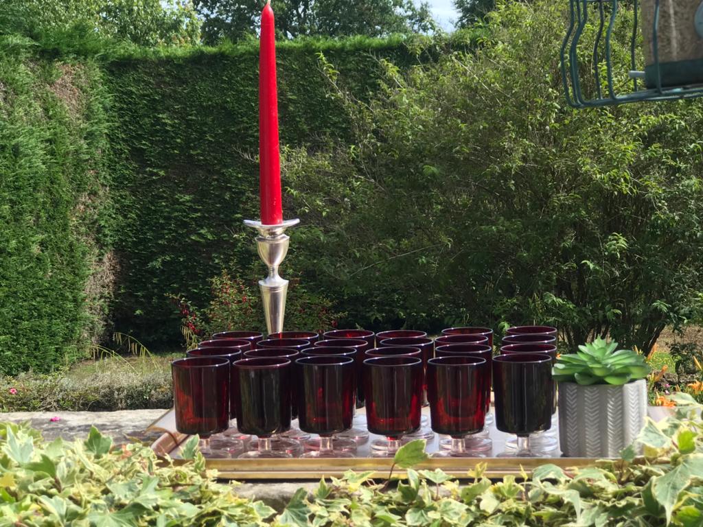 A set of 24 Vintage French Luminarc Arcoroc Cavalier Ruby Red Sherry Liqueur Glasses with Clear Stems - Image 7